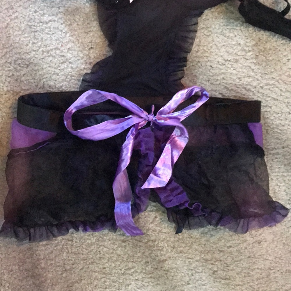 Lingerie - Picture 2 of 2